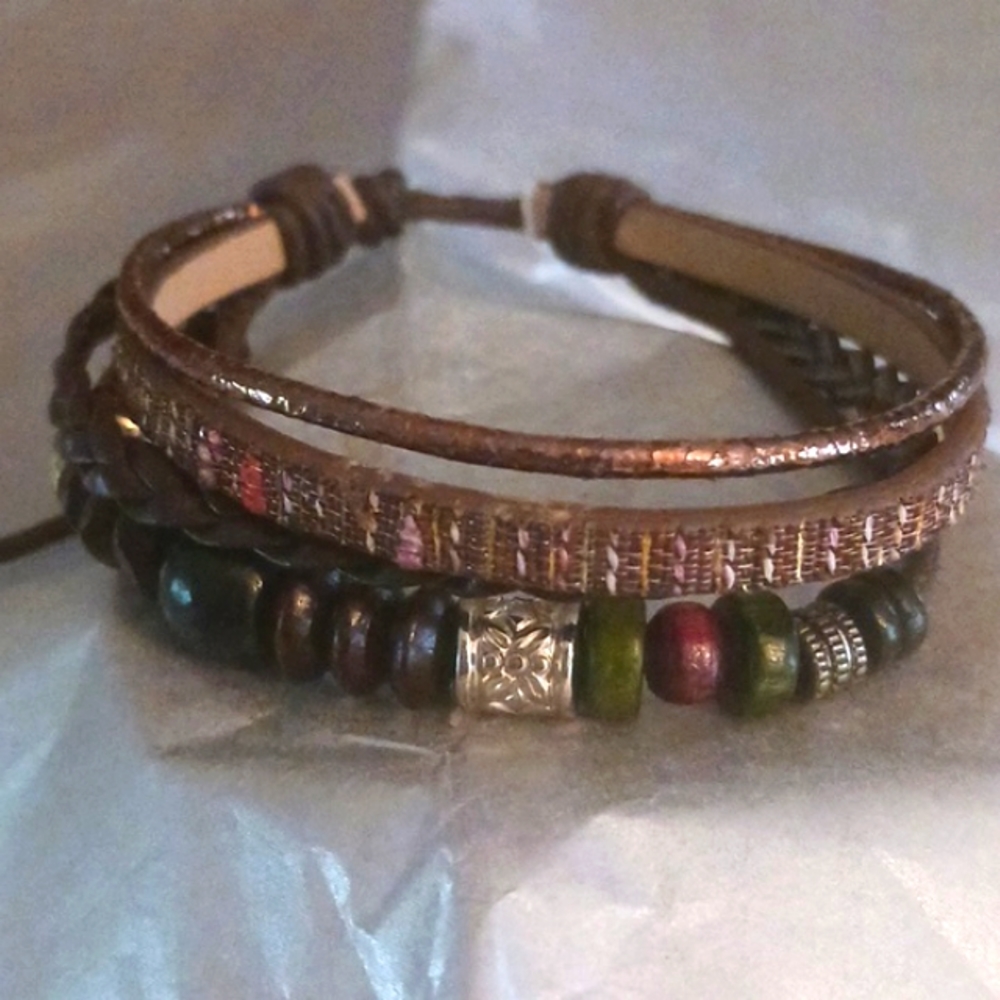 UNISEX 4 STRAND BRACELET WITH BEADS AND BRAID NWT